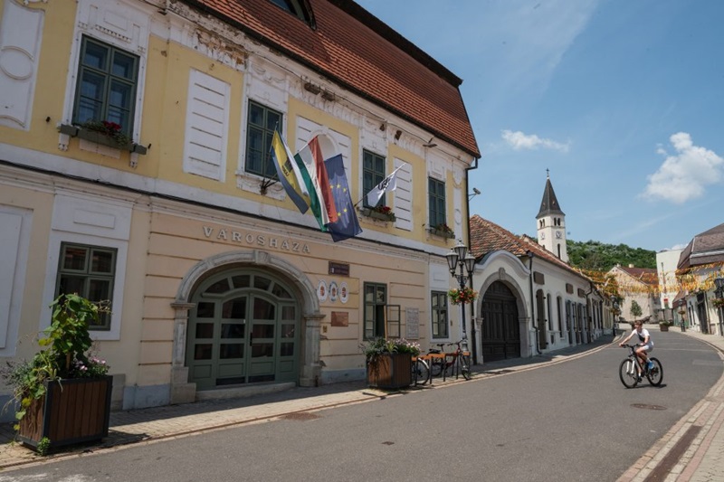 tokaj, városháza