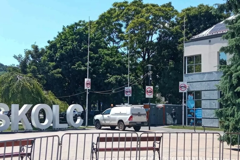 nadrágszíjas plakát - Telex.hu