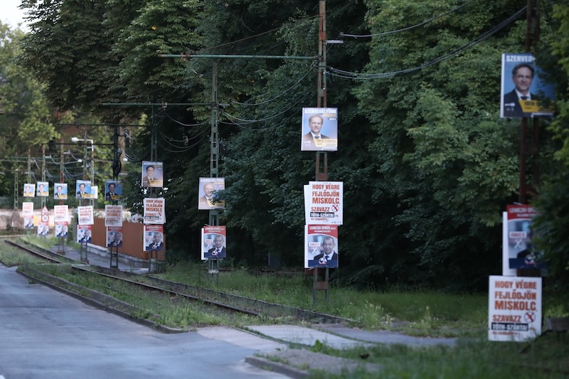 plakátok