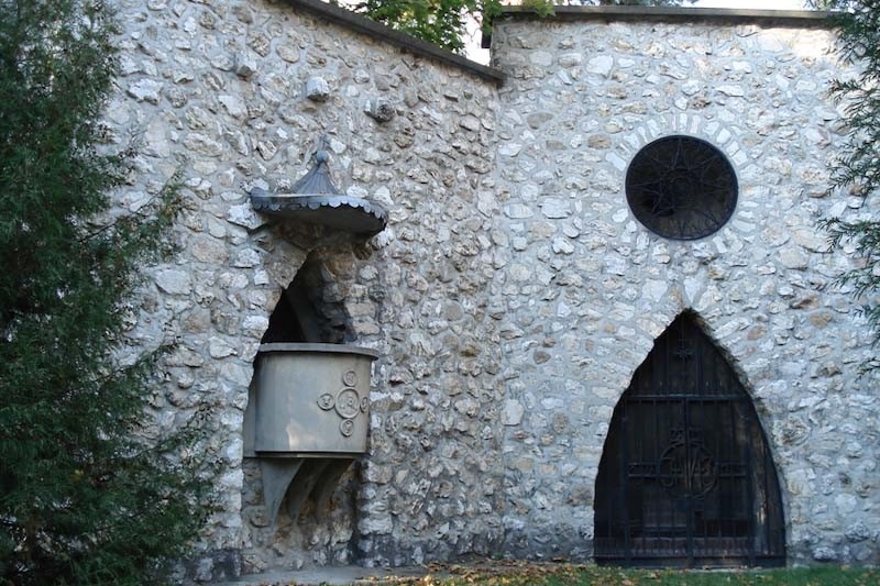 Miskolctapolcai sziklakápolna - Fotó: Miskolctapolca Infó