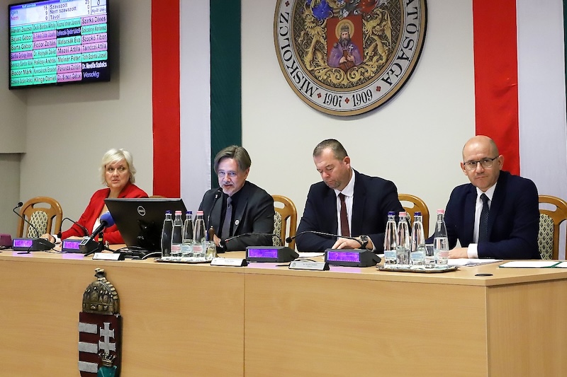 rendkívüli közgyűlés