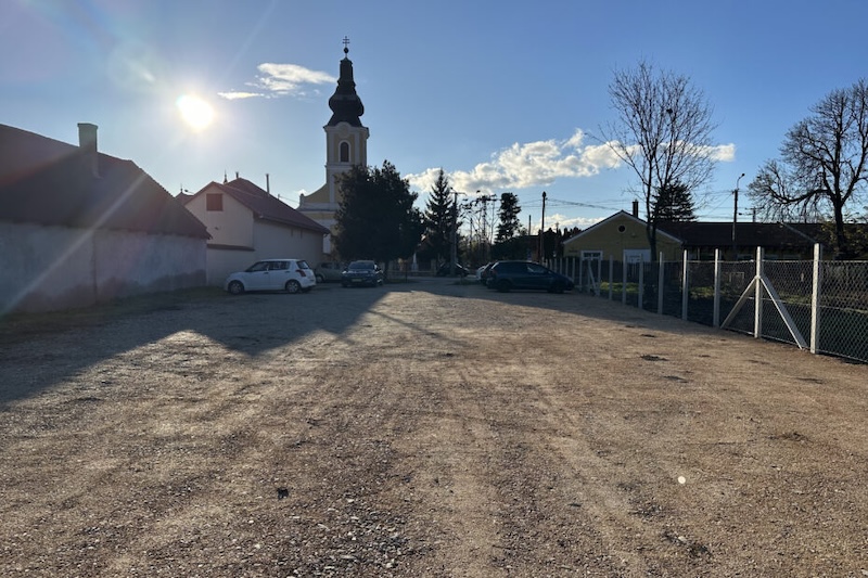 Felsőzsolca, parkoló