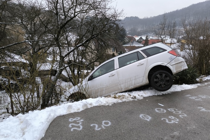 ámokfutó autó
