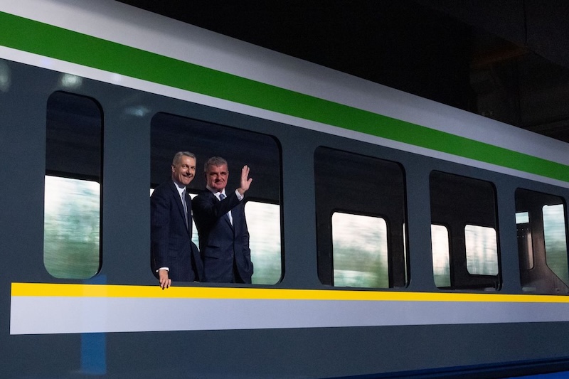 stadler motorvonat - lázár jános