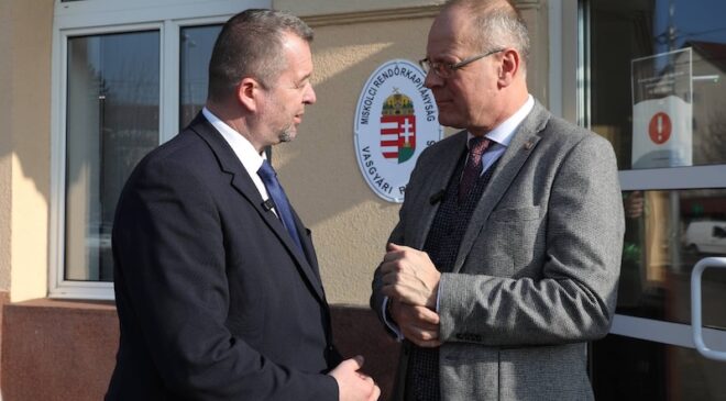 Hollósy András és Navracsics Tibor