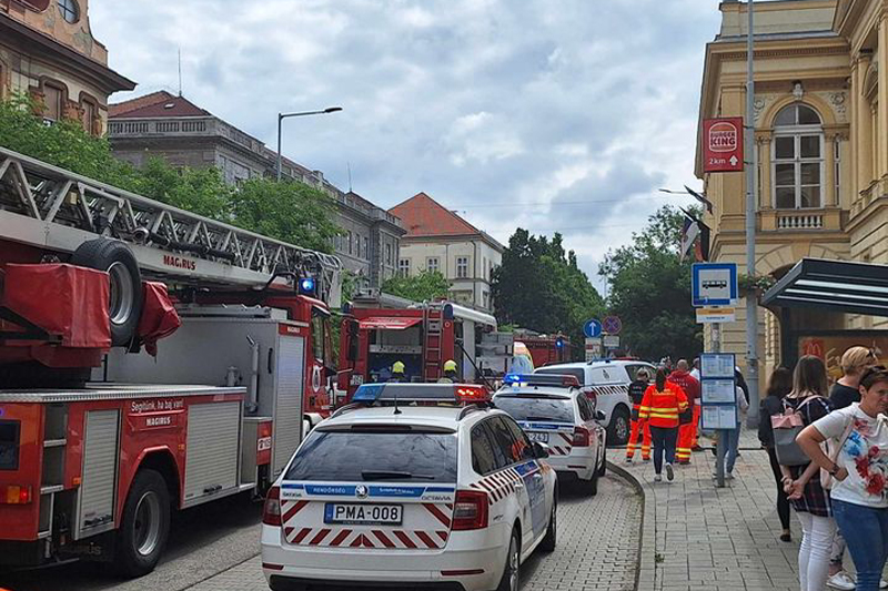 Tűz gyulladt a megyeház pincéjében